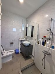 Blk 712 Hougang Avenue 2 (Hougang), HDB Executive #583442941